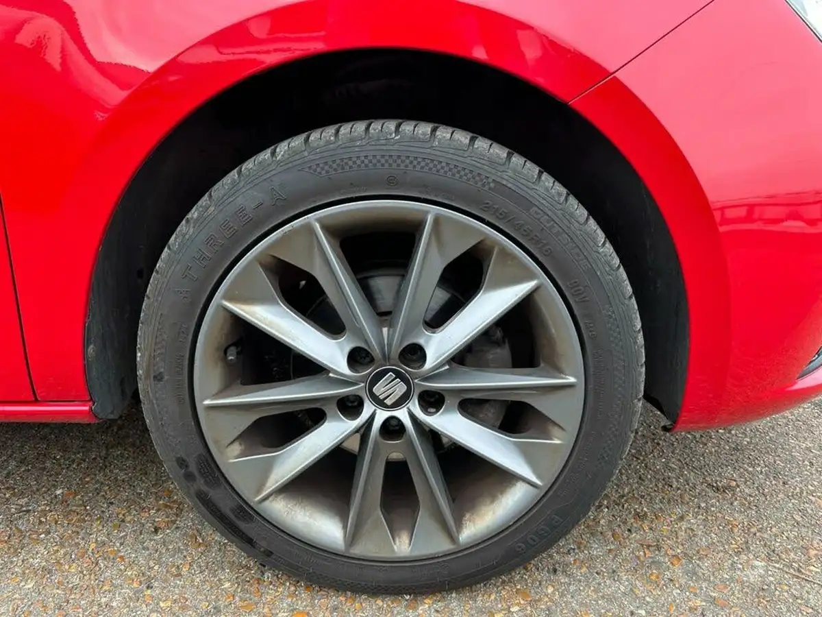 2015-seat-ibiza-12-i-tech-hatchback-5d-big-28