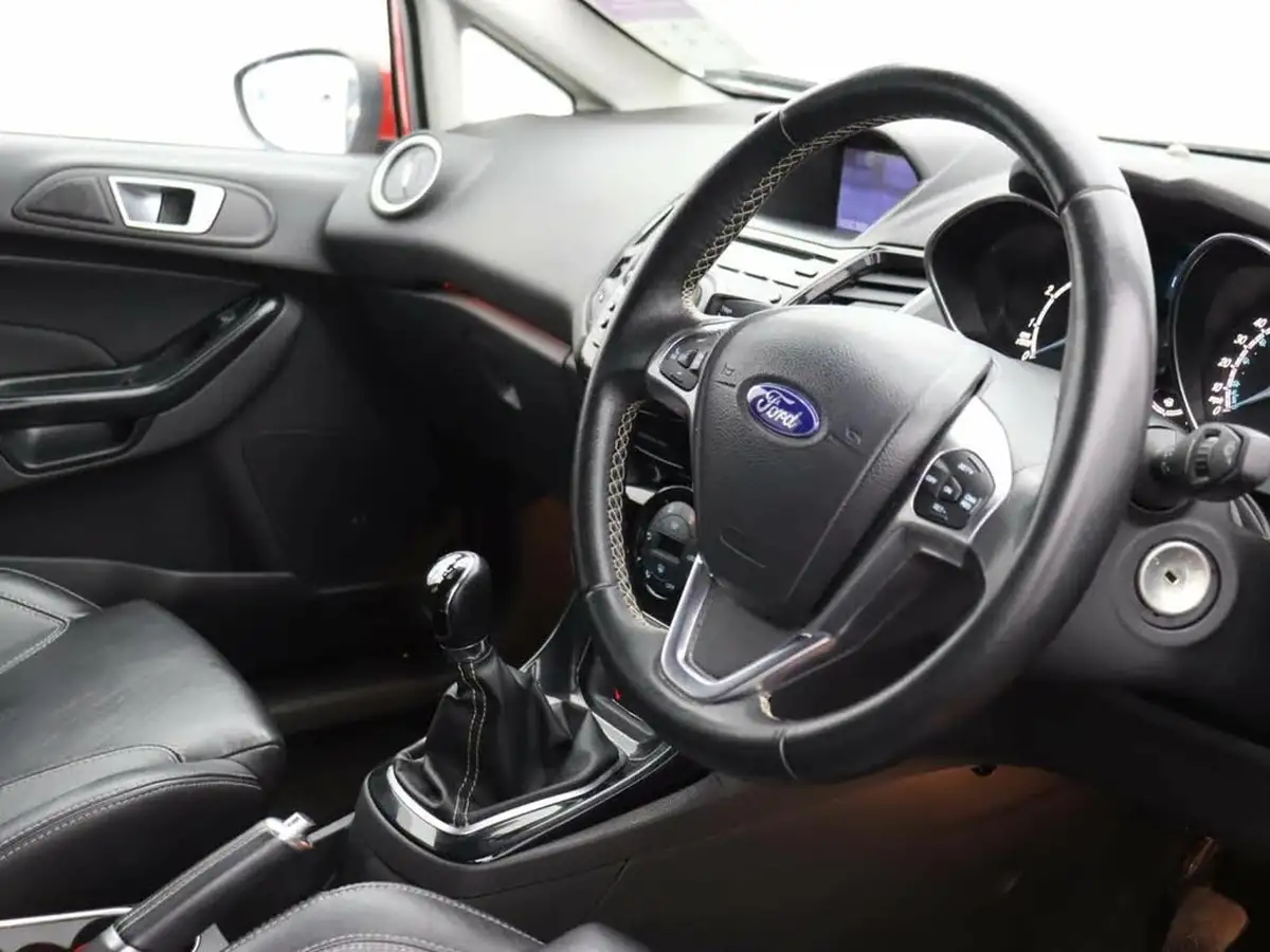 2017-ford-fiesta-10t-titanium-125ps-ecoboost-ss-5d-big-11