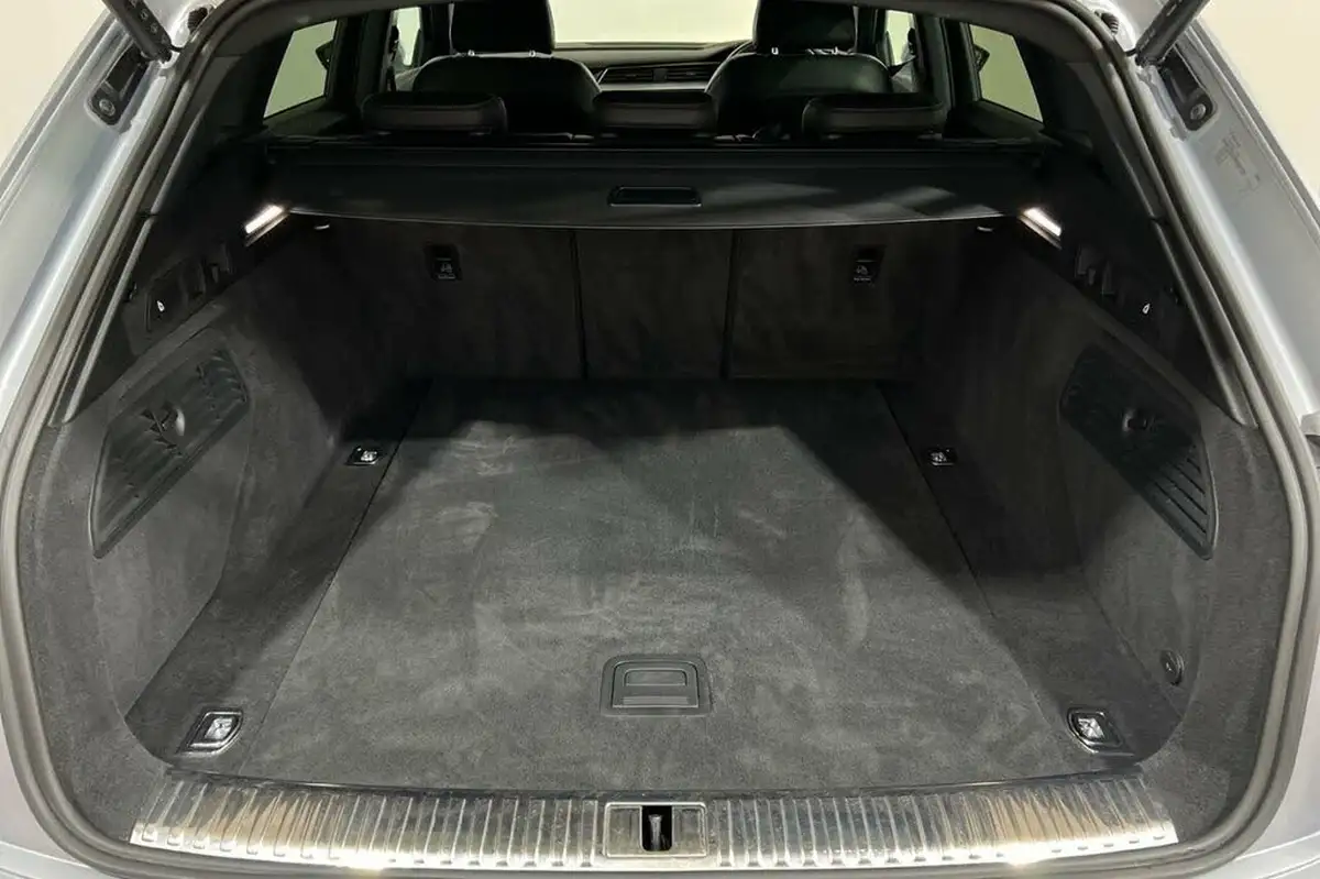 2021-audi-e-tron-50e-s-line-station-wagon-big-41