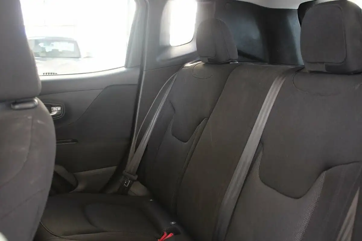 2021-jeep-renegade-10-gse-longitude-big-25