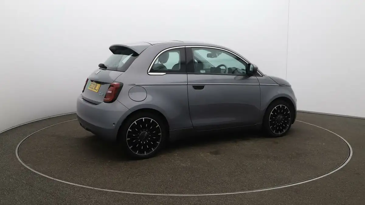 2022-fiat-500-e-la-prima-big-46