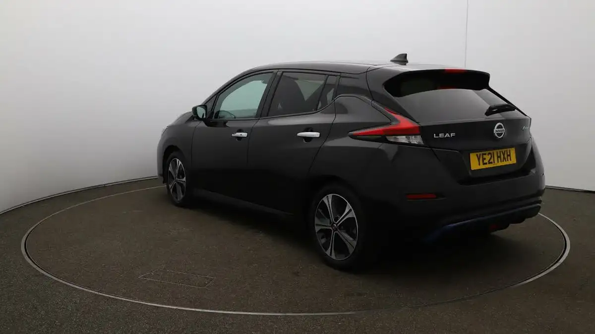 2021-nissan-leaf-e-tekna-big-54