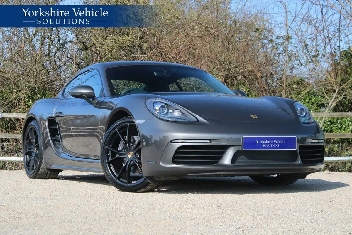 2017-porsche-cayman-718-20-cayman-big-0