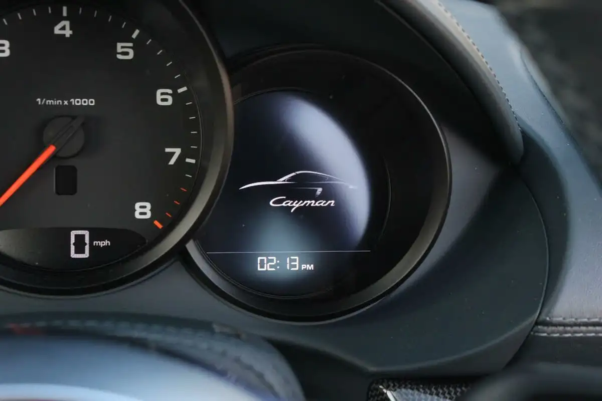 2017-porsche-cayman-718-20-cayman-big-28