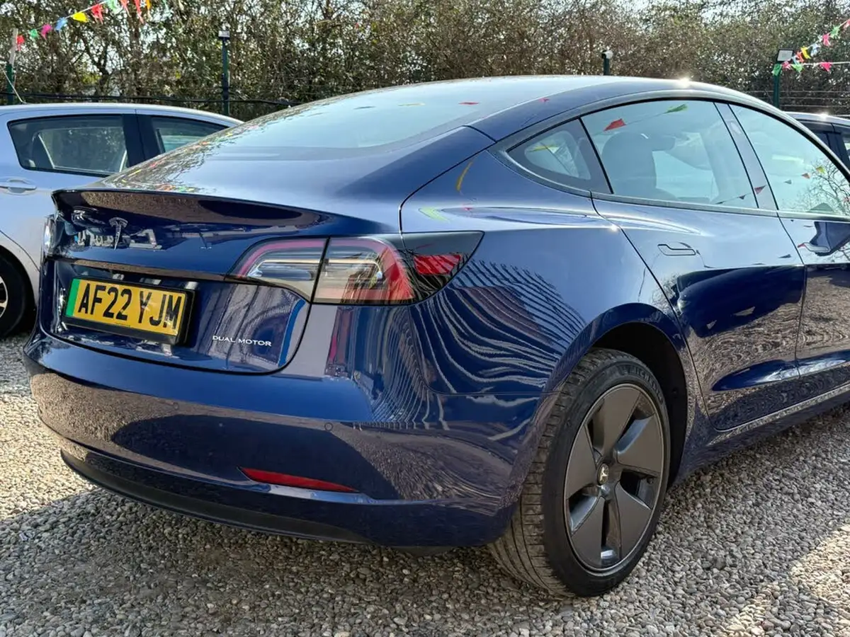 2022-tesla-model-3-e-long-range-big-9