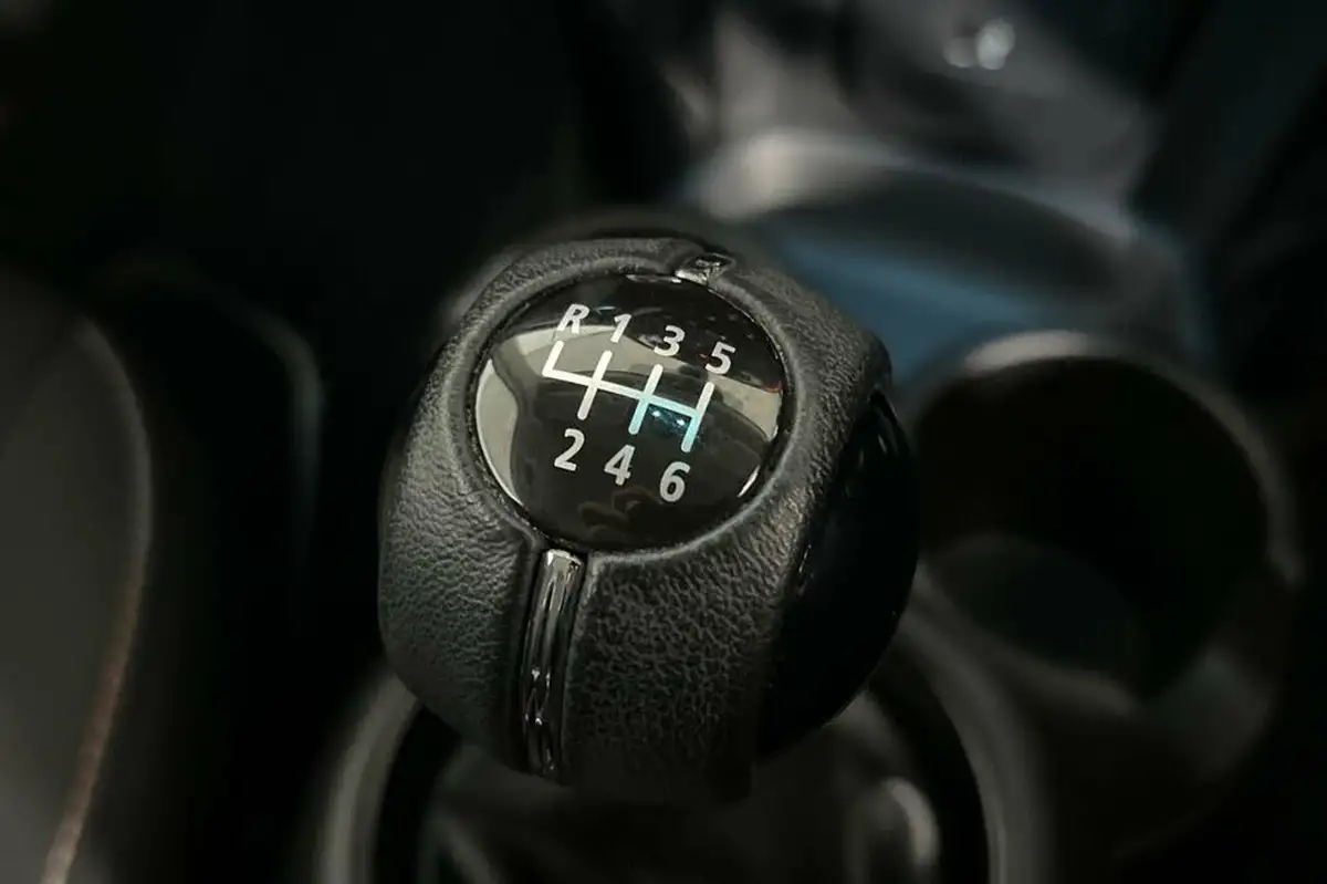 2021-mini-cooper-15-cooper-classic-hatchback-3d-big-33