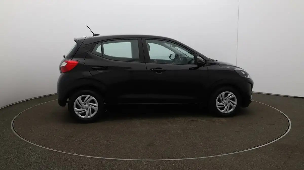 2023-hyundai-i10-10-se-big-8