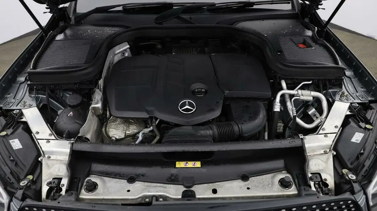 2021-mercedes-benz-glc-class-20d-glc220d-amg-line-station-wagon-5d-1950cc-4matic-plus-big-18