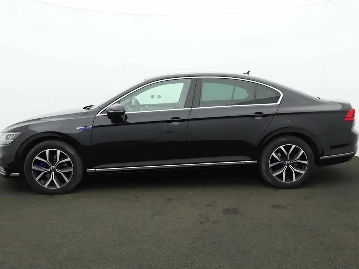 2021-volkswagen-passat-14-tsi-gte-saloon-4d-big-3