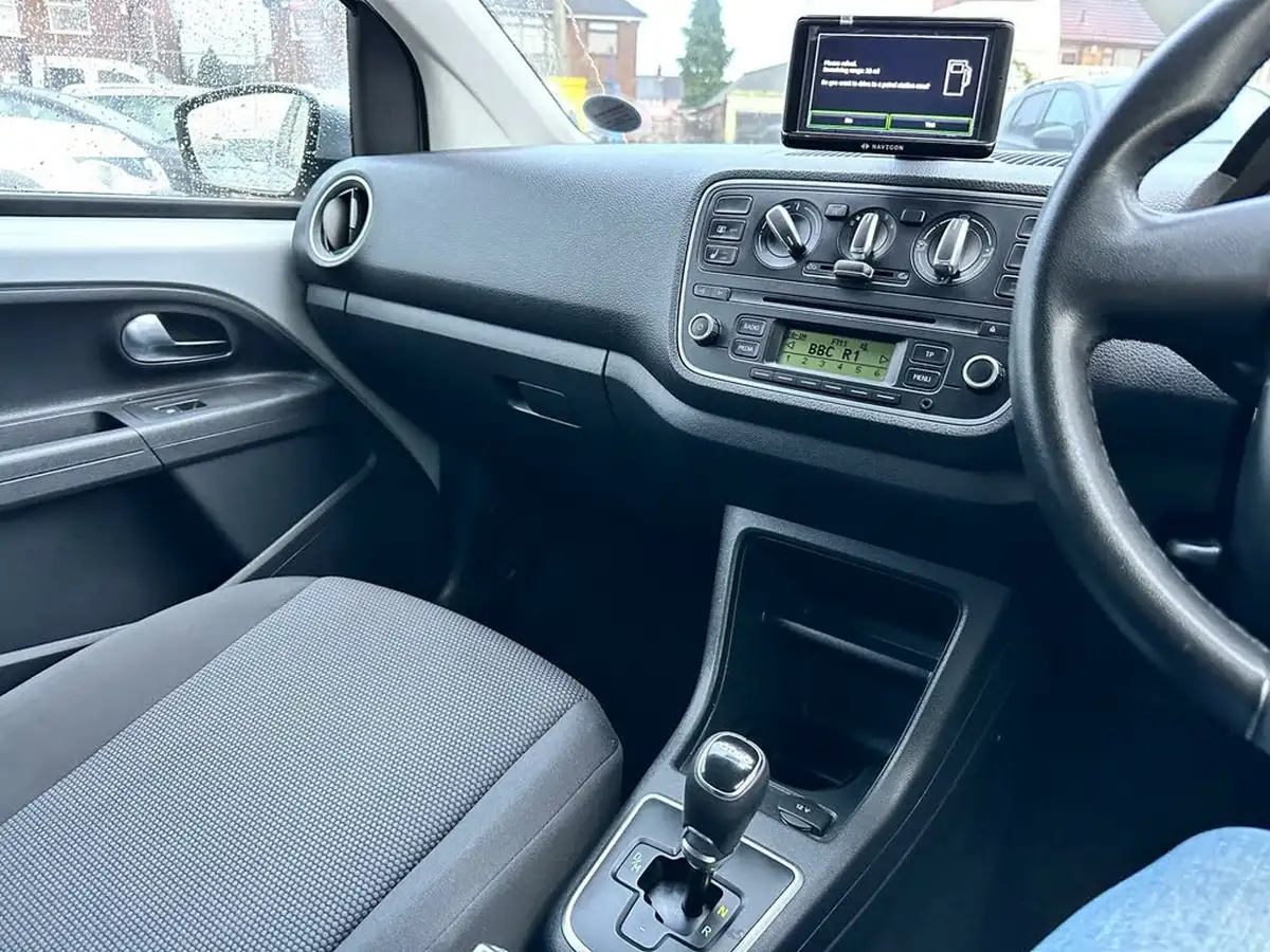 2012-skoda-citigo-10-elegance-75ps-5d-asg-big-37