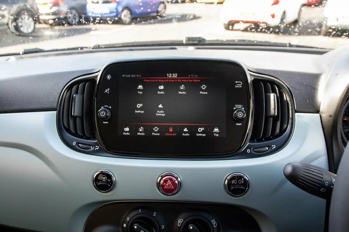 2024-fiat-500-10-big-26
