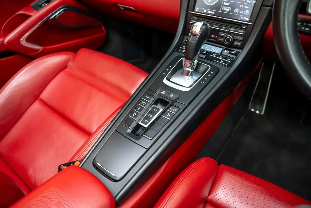 2015-porsche-911-38-turbo-coupe-big-11