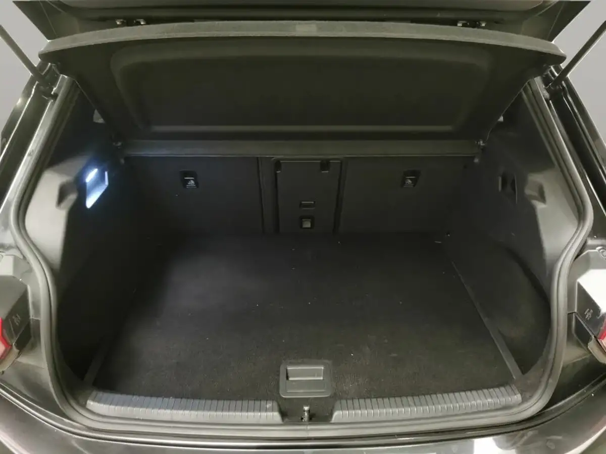 2021-volkswagen-id3-e-tour-big-38