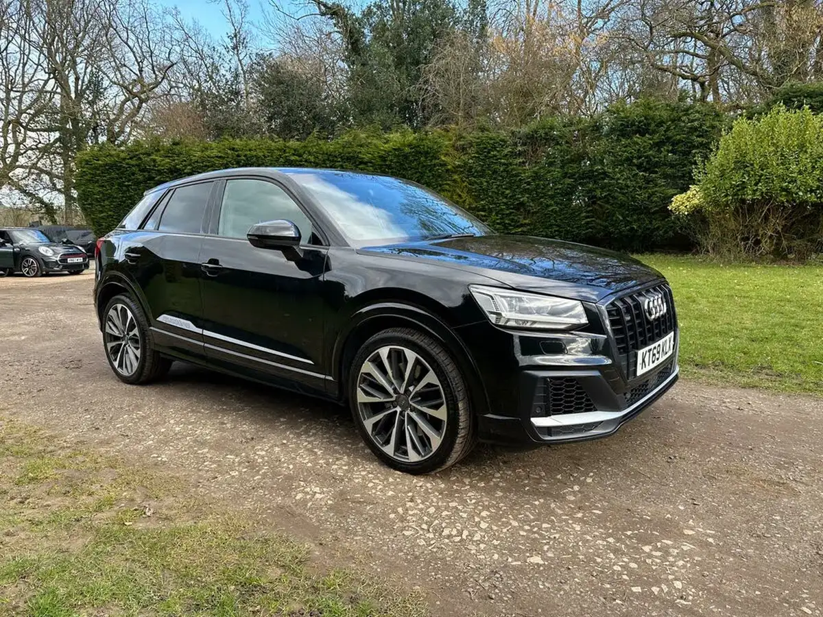 2020-audi-sq2-20-tfsi-black-edition-big-5
