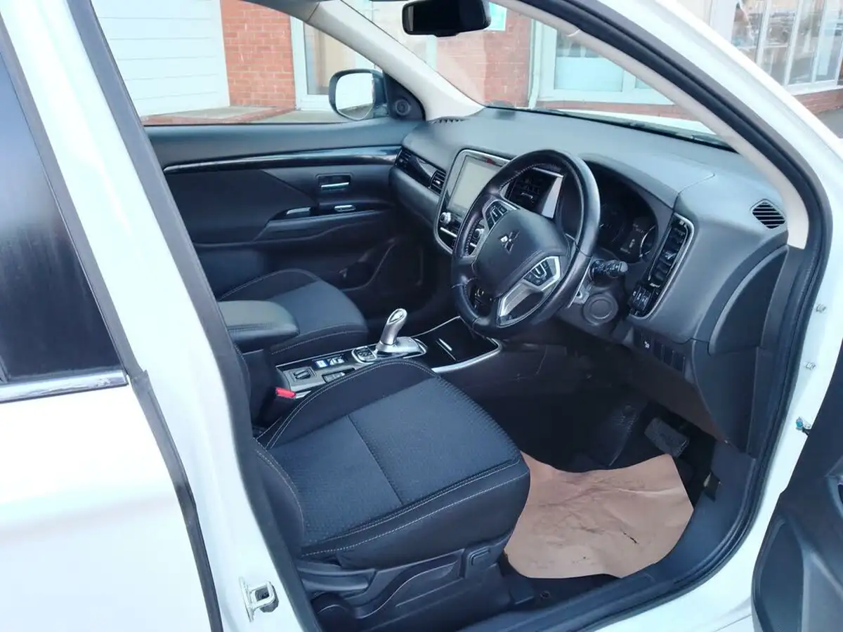2020-mitsubishi-outlander-24-reflex-plus-commercial-big-27