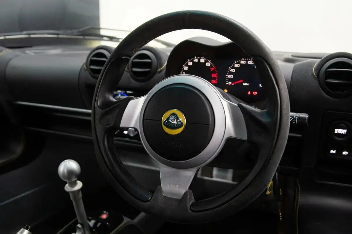 2018-lotus-elise-18-250-cup-big-32