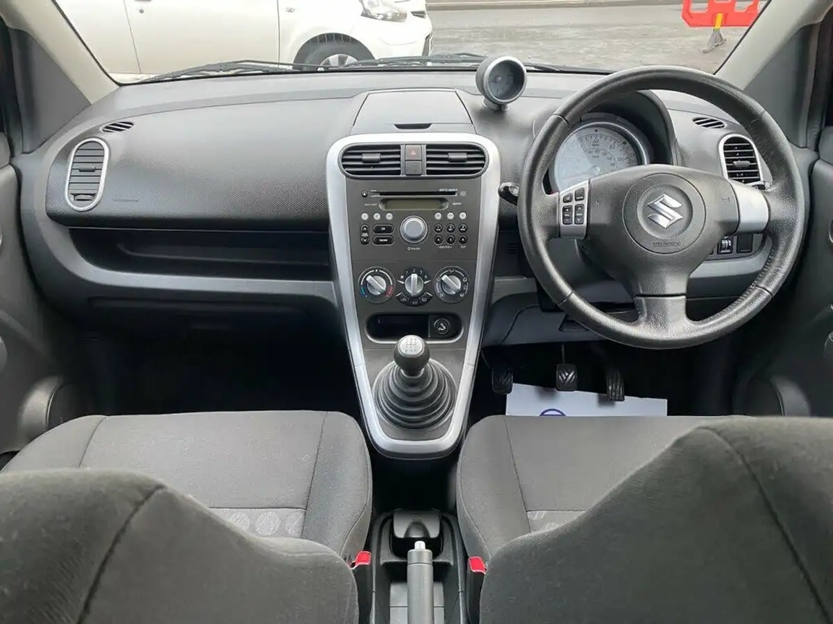 2009-suzuki-splash-12-gls-big-12