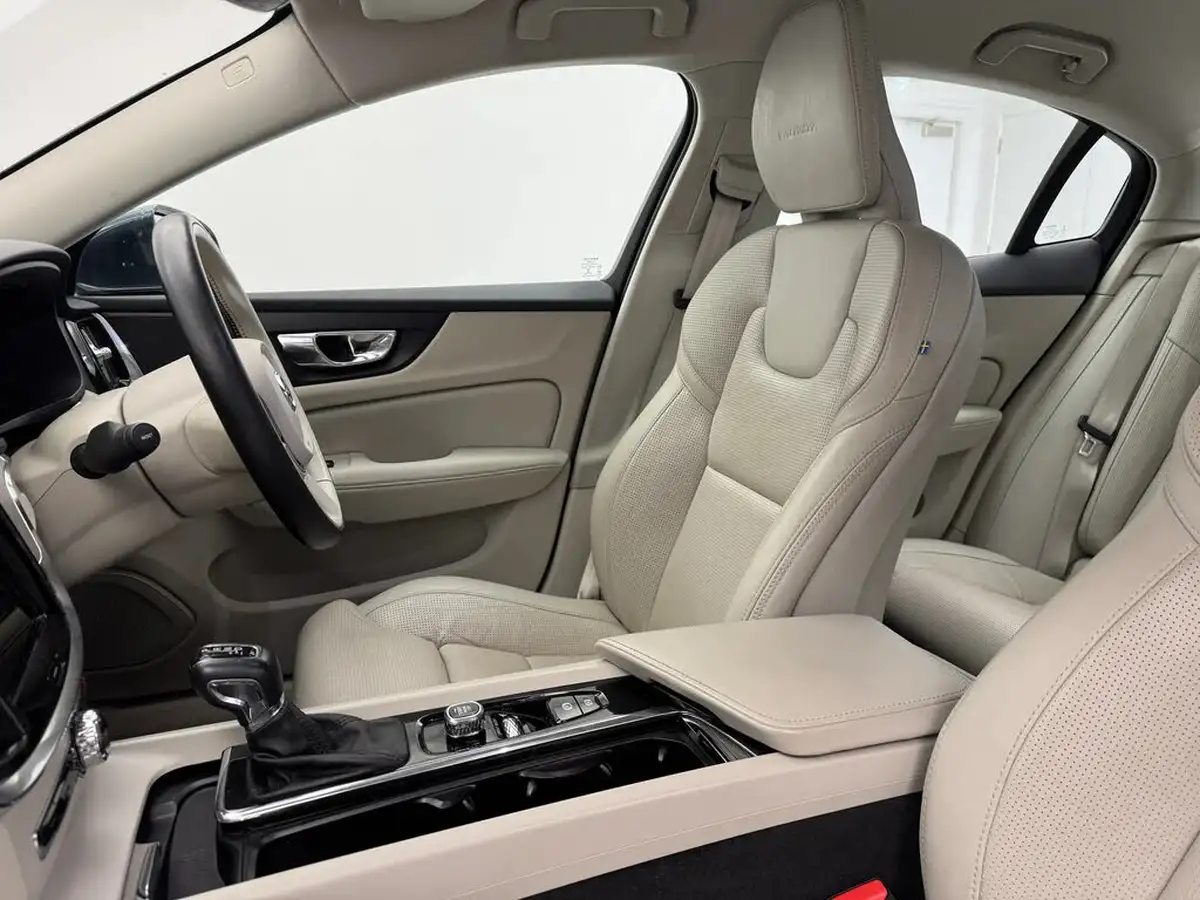 2020-volvo-s60-20-b5-inscription-big-12
