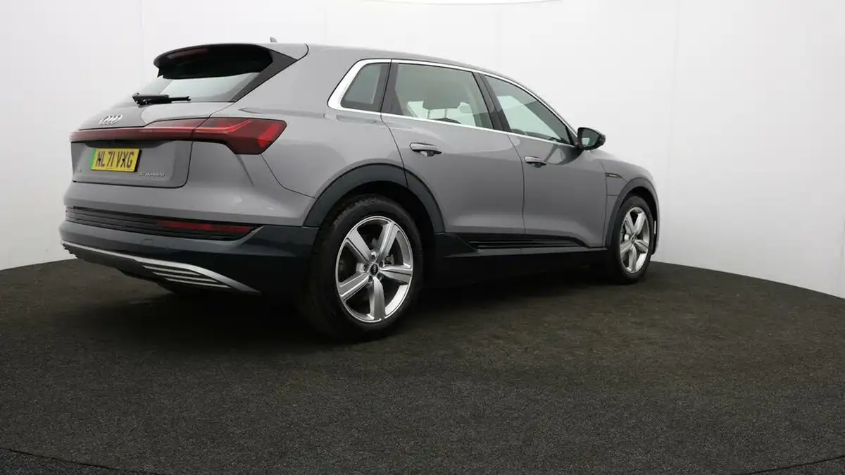 2021-audi-e-tron-50e-technik-station-wagon-big-77
