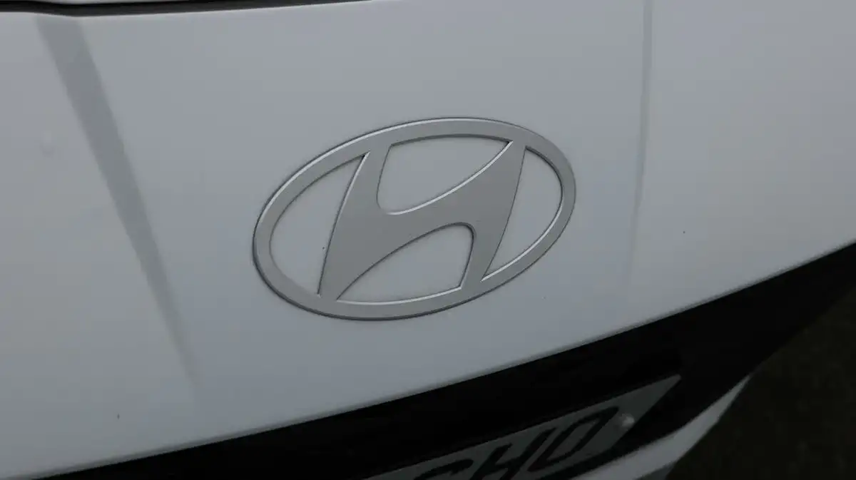 2024-hyundai-i20-10-t-gdi-advance-big-22