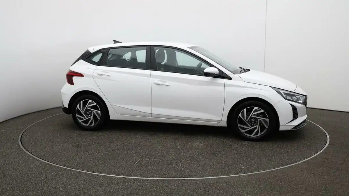 2024-hyundai-i20-10-t-gdi-advance-big-40