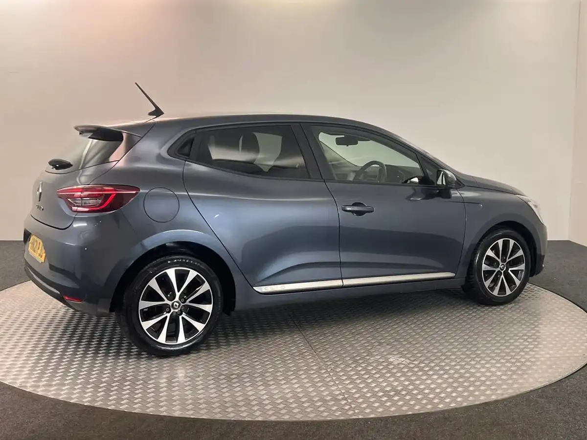 2020-renault-clio-10-sce-iconic-75bhp-big-7