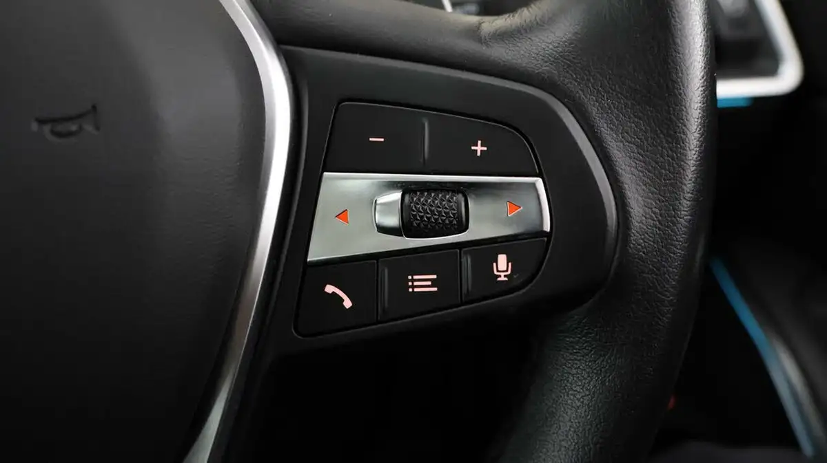 2022-bmw-3-series-20-330e-sport-touring-5d-big-26