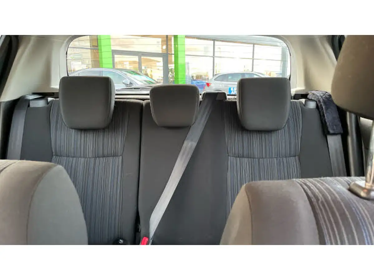 2016-suzuki-swift-12-sz3-4x4-5d-big-14