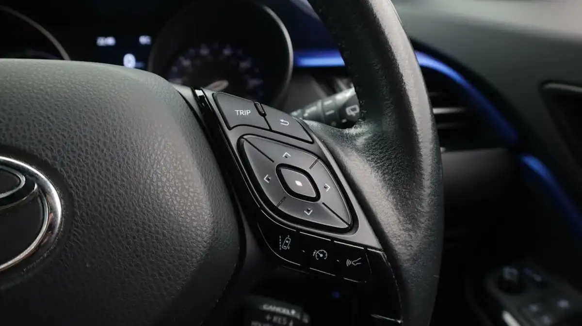 2021-toyota-c-hr-18-vvt-i-dynamic-big-27