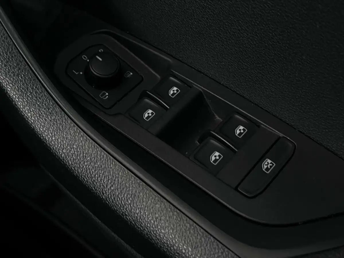 2021-skoda-karoq-15-tsi-se-drive-dsg-big-23