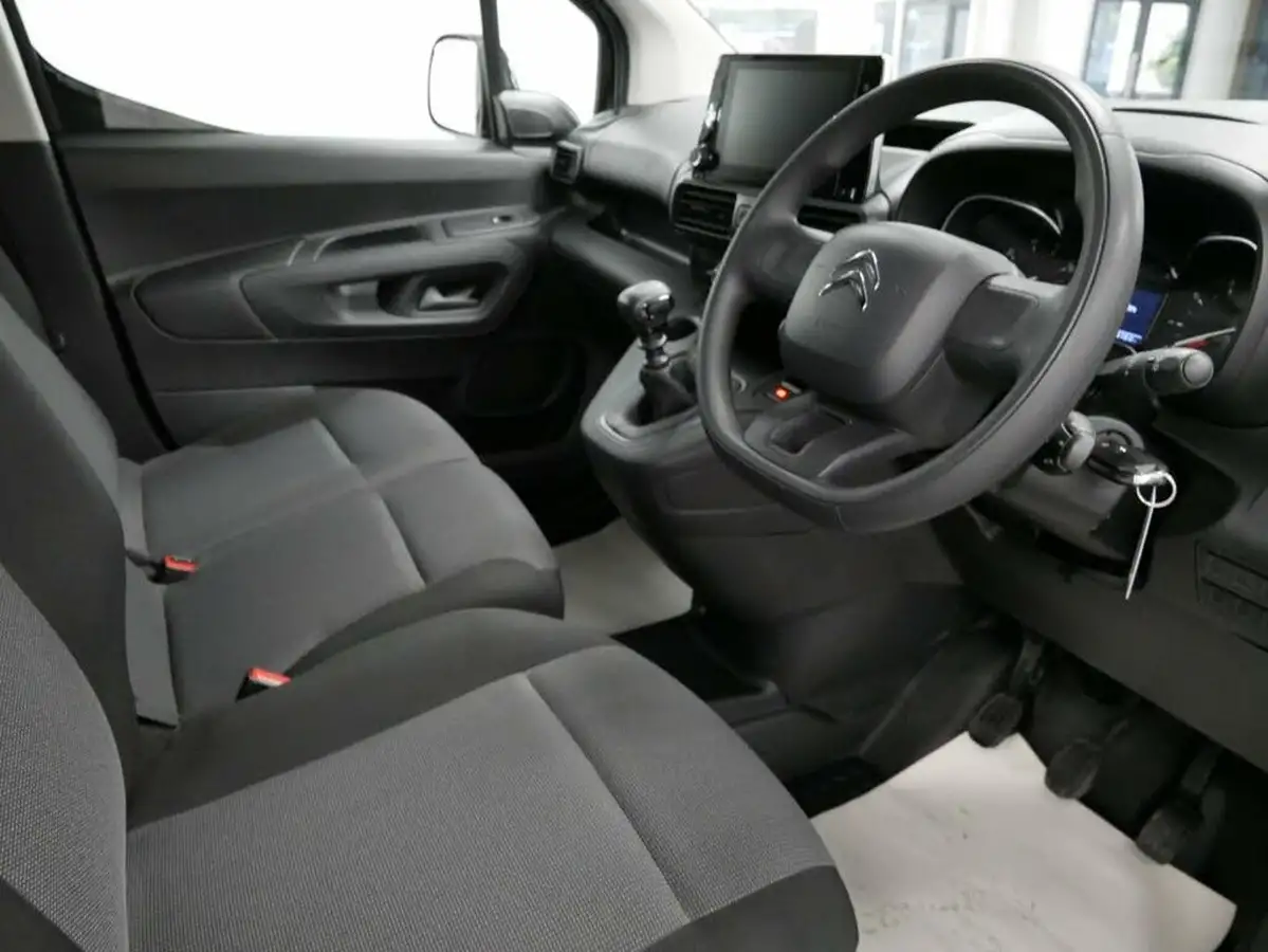 2022-citroen-berlingo-15bluehdi-950-enterprise-pro-big-21