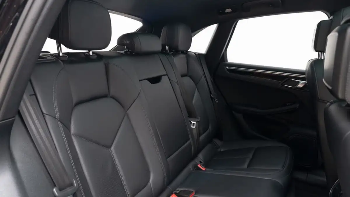 2021-porsche-macan-30-s-big-14