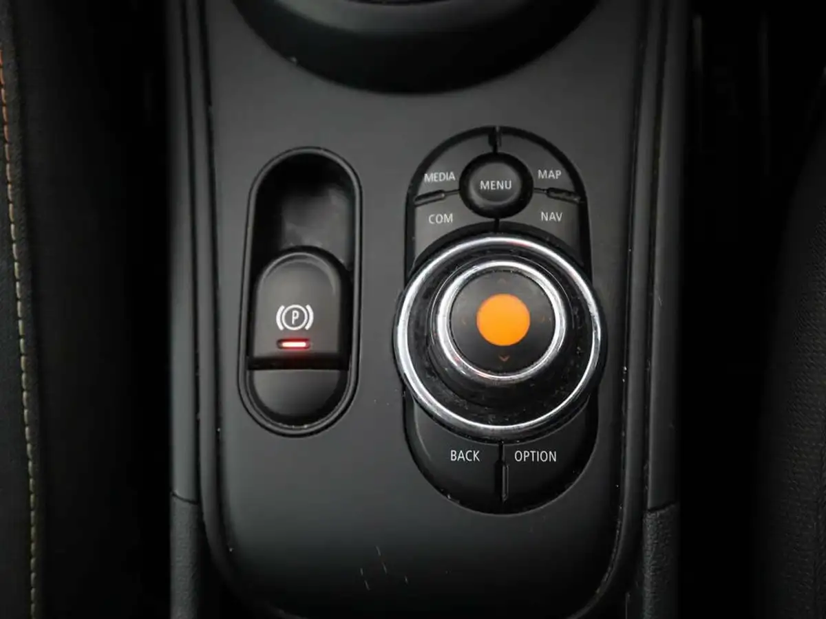2020-mini-countryman-15-cooper-classic-auto-big-20
