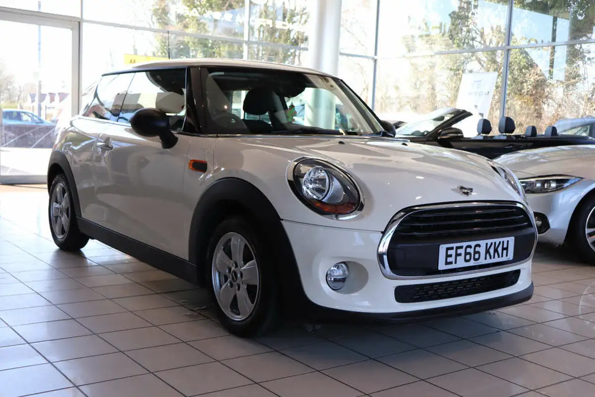 2017-mini-cooper-12-one-3d-big-9