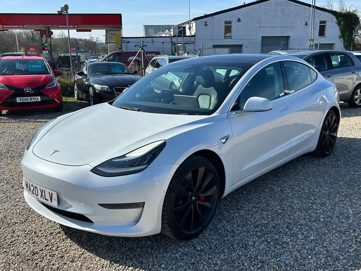 2020-tesla-model-3-e-performance-big-4