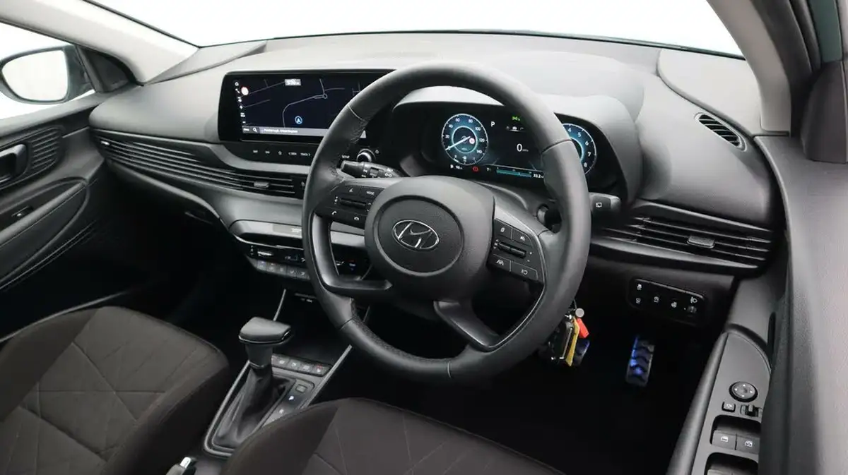 2022-hyundai-bayon-10-t-gdi-premium-100ps-dct-big-9