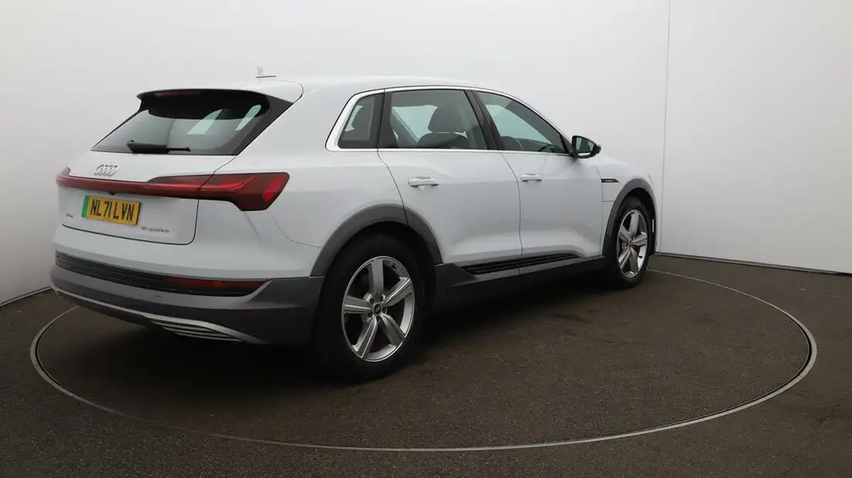 2021-audi-e-tron-50e-technik-station-wagon-big-7