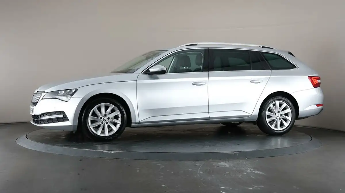 2019-skoda-superb-15-tsi-se-technology-estate-big-37
