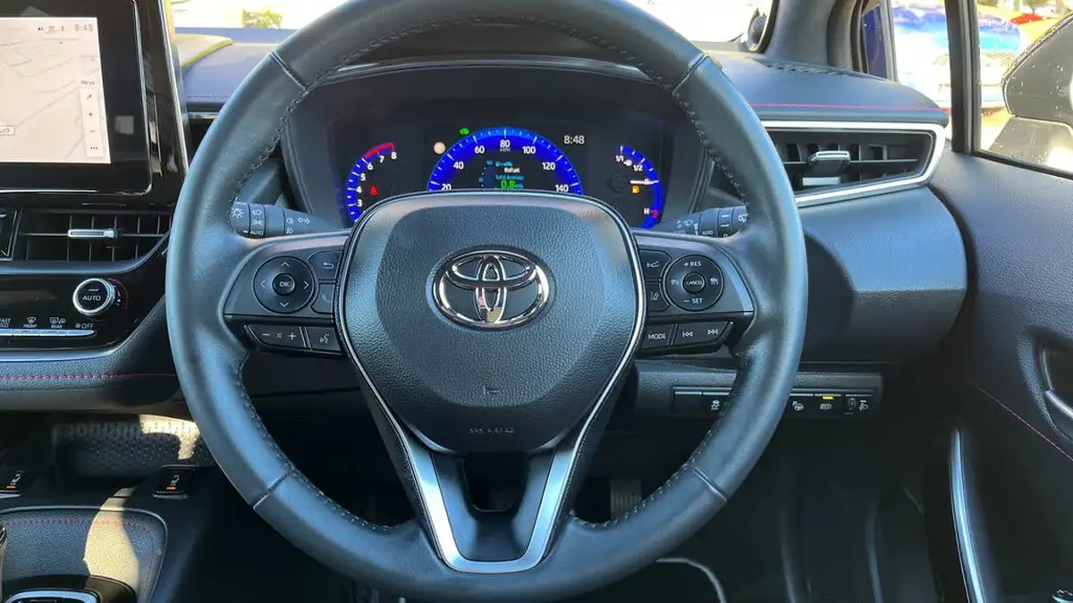 2022-toyota-corolla-20-vvt-i-excel-181bhp-trk-hatchback-big-7