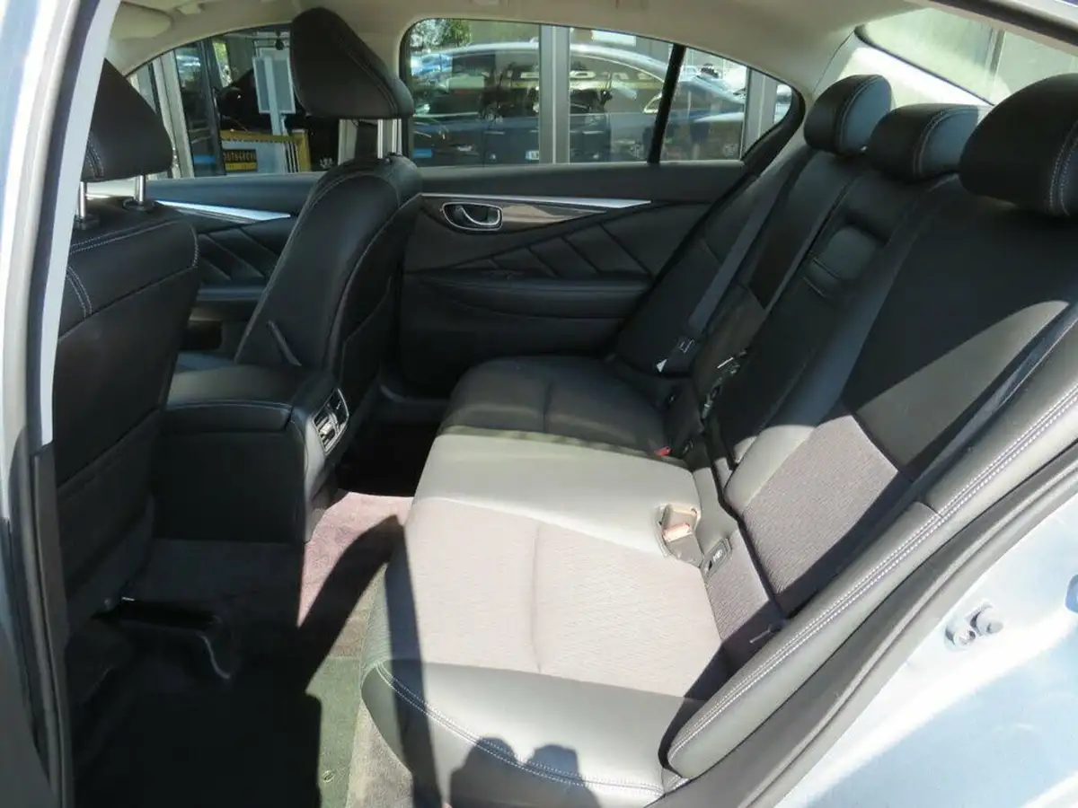 2014-infiniti-q50-22td-executive-auto-big-22