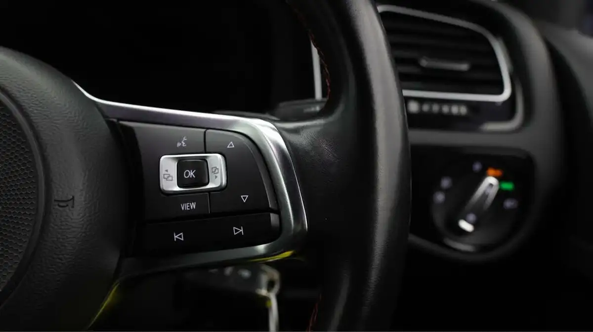 2019-volkswagen-golf-20-tsi-gti-performance-5d-dsg-big-22