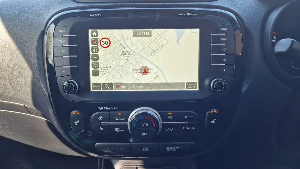 2016-kia-soul-16crdi-mixx-dct-big-25