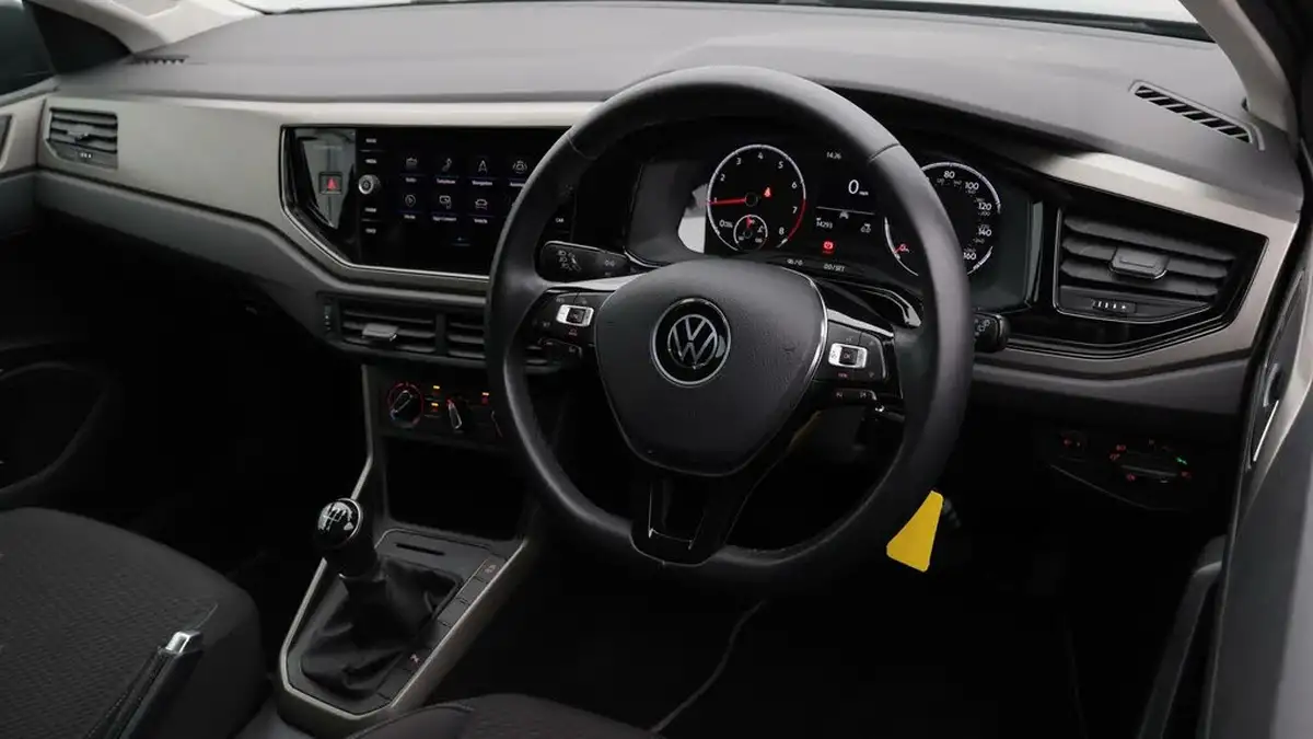 2021-volkswagen-polo-10-tsi-match-big-9