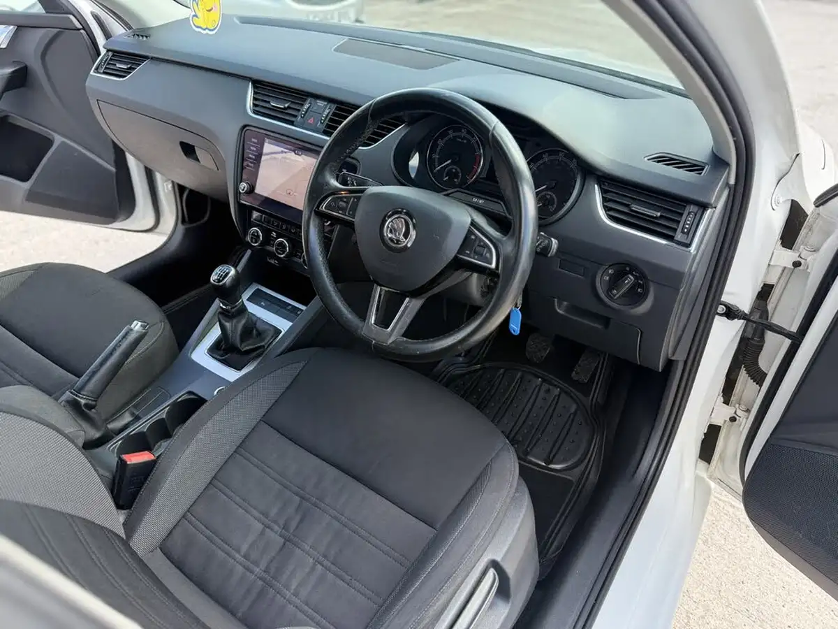 2019-skoda-octavia-10-tsi-se-technology-hatchback-big-17