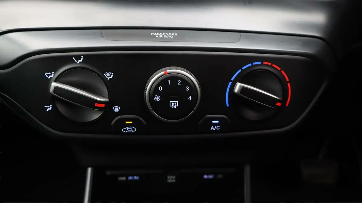 2023-hyundai-i20-10-t-gdi-se-connect-dct-big-12