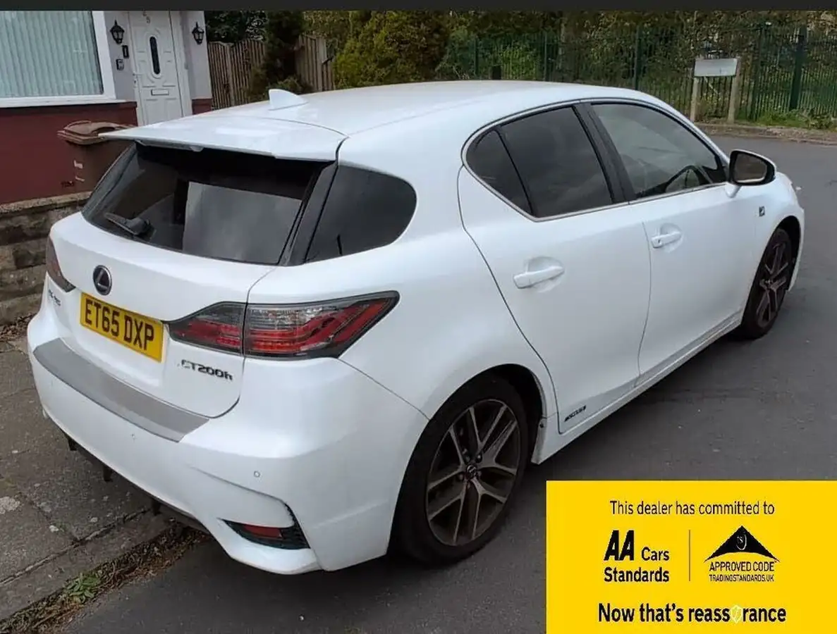 2016-lexus-ct-200h-18-f-sport-big-3