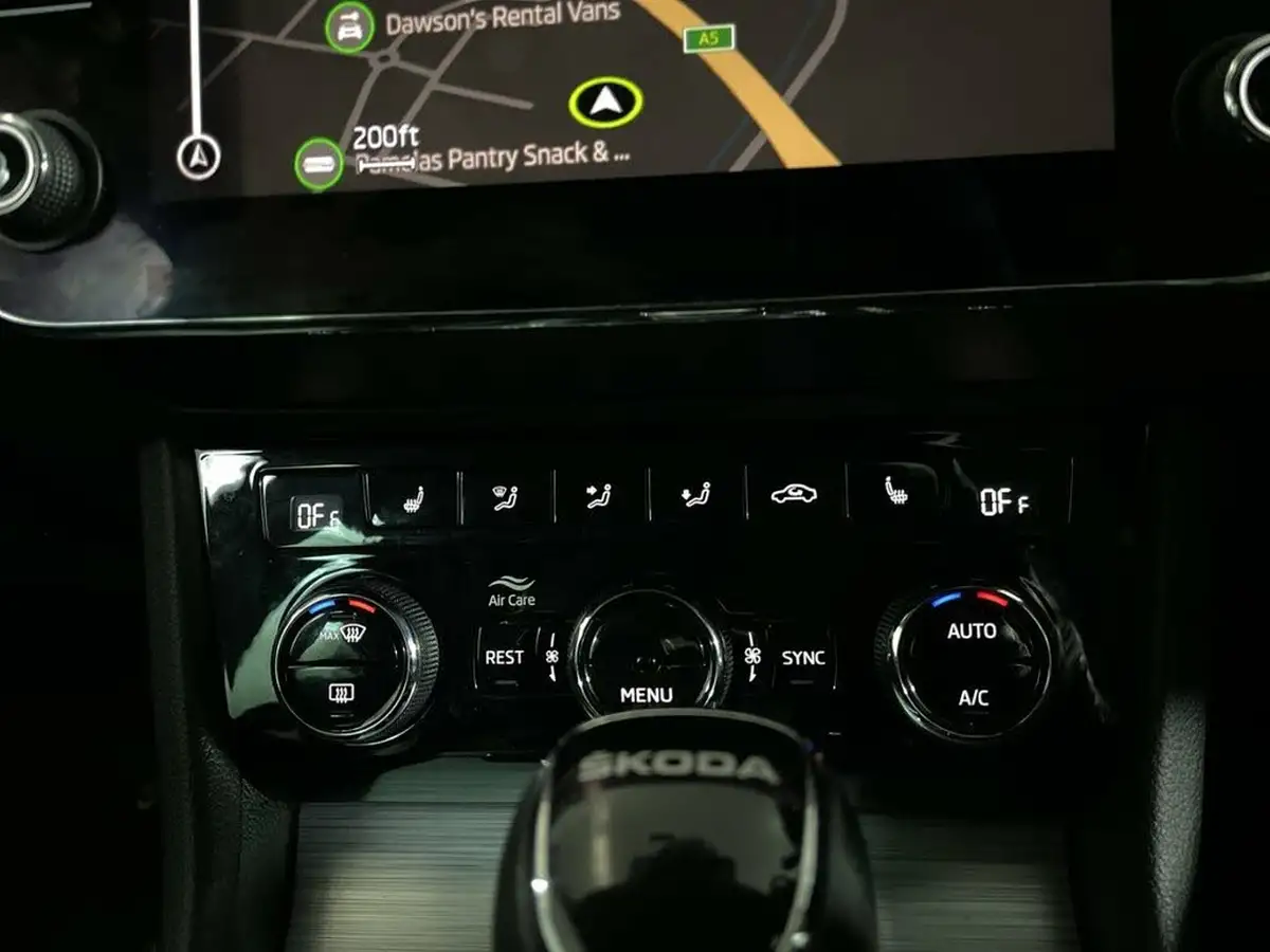 2022-skoda-superb-14-tsi-se-technology-218ps-hatchback-big-20