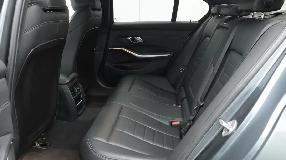 2021-bmw-3-series-20-318i-m-sport-saloon-4d-big-16