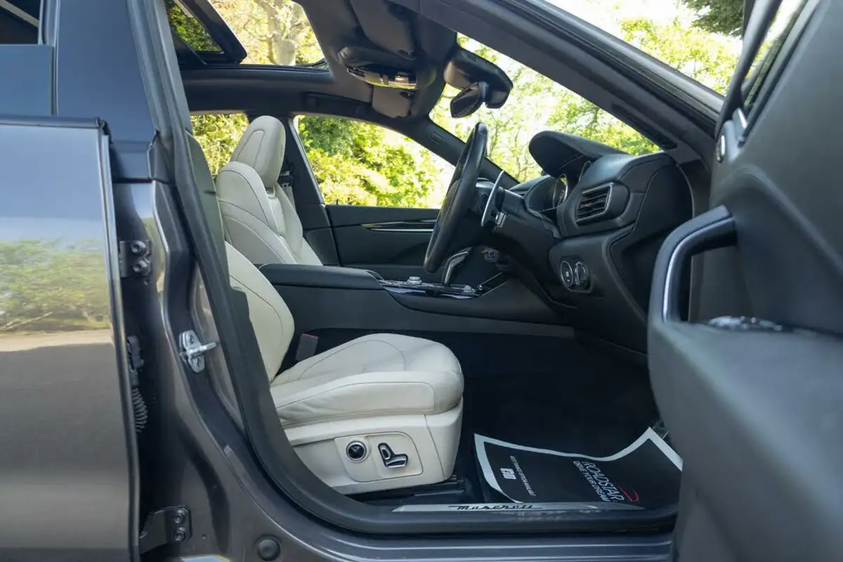 2021-maserati-levante-30-gransport-big-9