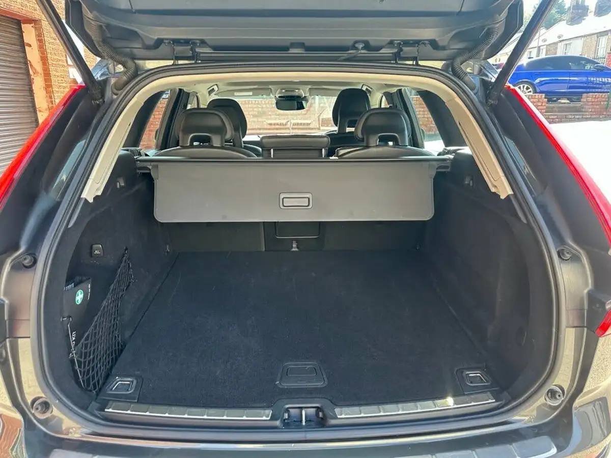 2018-volvo-xc60-20td-d4-momentum-pro-awd-geartronic-big-26